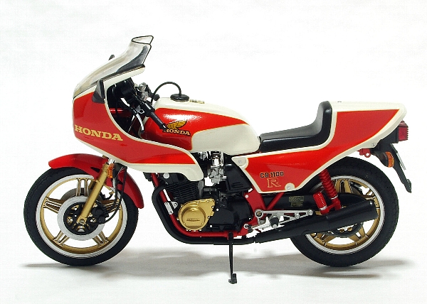 タミヤ1/6 CB1100R TAMIYA タミヤ 1⁄6 オートバイシリーズ Honda CB1100R （B） | タミヤ